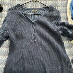 Women’s Henley sweater Large